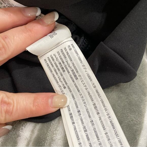 Abercrombie & Fitch YPB Sculptlux Long Sleeve Slim Squareneck Top in Black - Picture 4 of 7